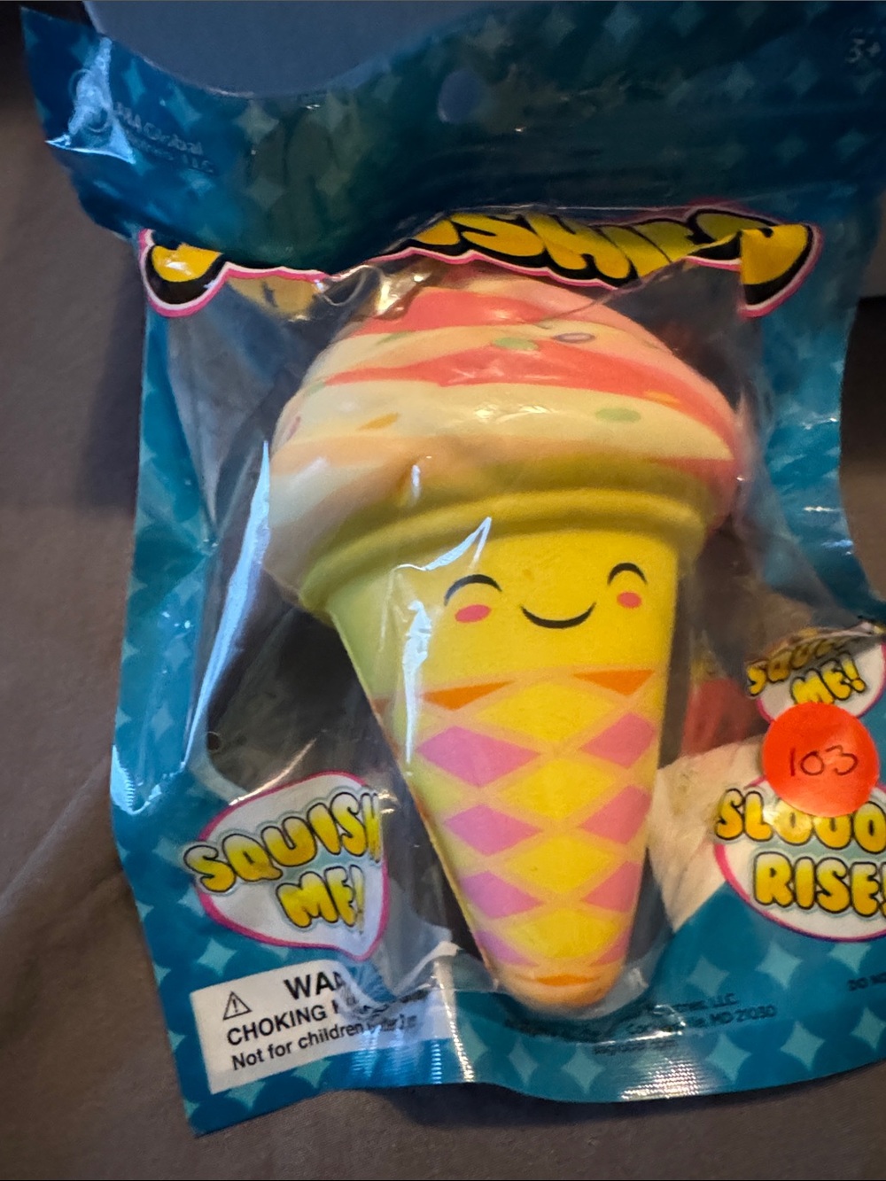 Box of different squishy! Come with 6
